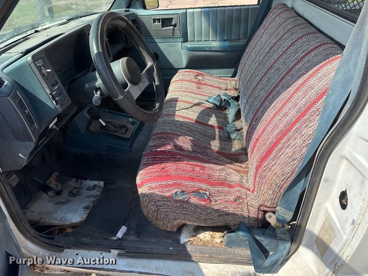 image for item NA9304 1989 Chevrolet S10 pickup truck