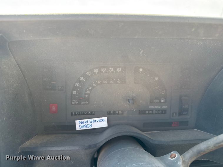 image for item NA9304 1989 Chevrolet S10 pickup truck