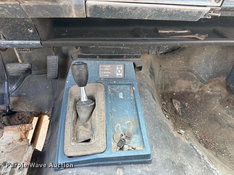 image for item NA9304 1989 Chevrolet S10 pickup truck