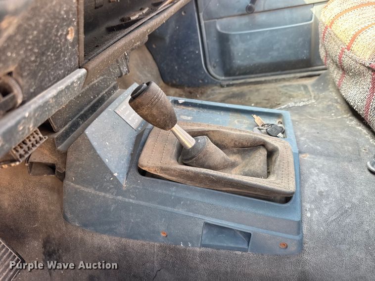 image for item NA9304 1989 Chevrolet S10 pickup truck