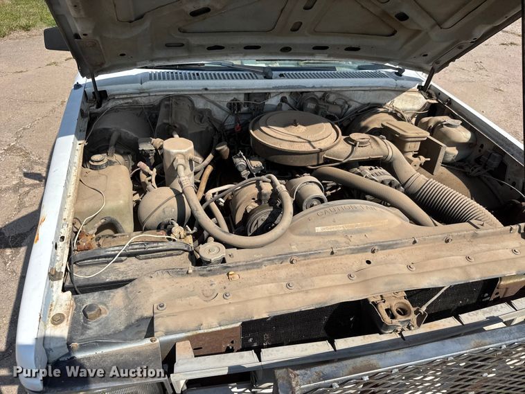 image for item NA9304 1989 Chevrolet S10 pickup truck