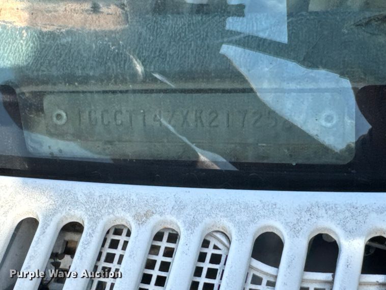 image for item NA9304 1989 Chevrolet S10 pickup truck
