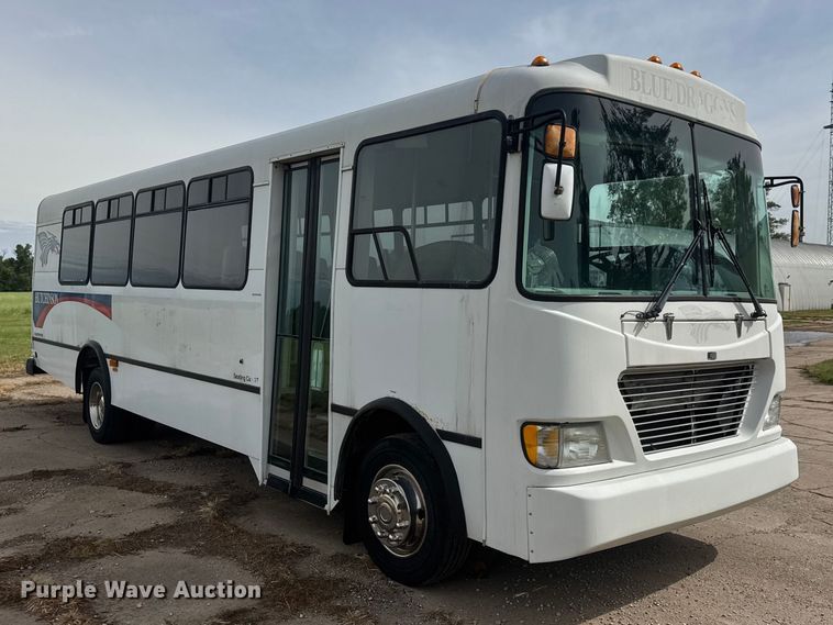 image for item NA9305 2005 Champion/Freightliner Mb Chassis coach bus