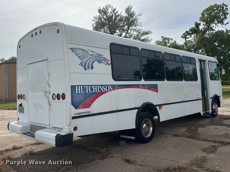 image for item NA9305 2005 Champion/Freightliner Mb Chassis coach bus