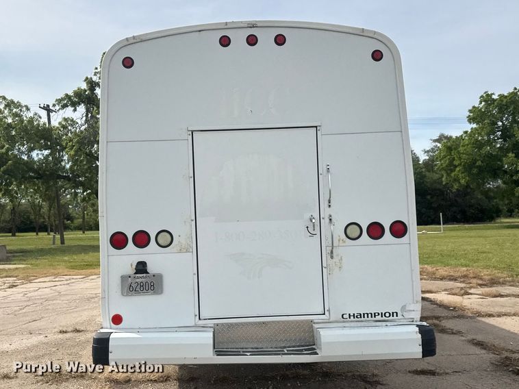 image for item NA9305 2005 Champion/Freightliner Mb Chassis coach bus