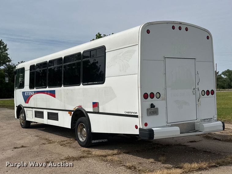 image for item NA9305 2005 Champion/Freightliner Mb Chassis coach bus