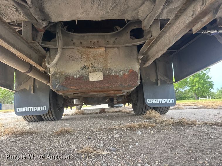 image for item NA9305 2005 Champion/Freightliner Mb Chassis coach bus