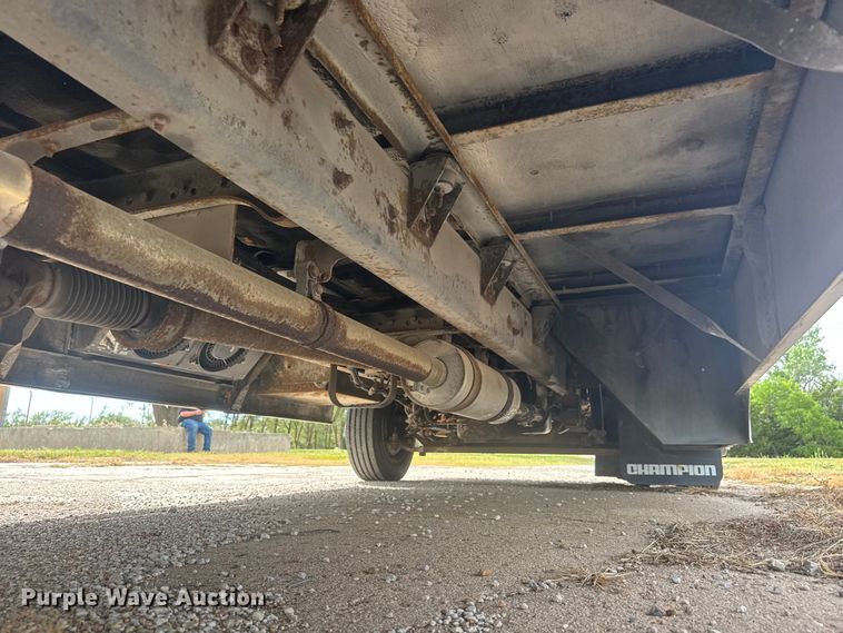 image for item NA9305 2005 Champion/Freightliner Mb Chassis coach bus