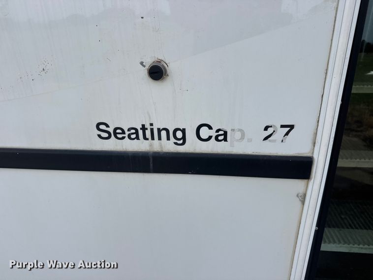 image for item NA9305 2005 Champion/Freightliner Mb Chassis coach bus