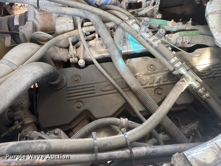 image for item NA9305 2005 Champion/Freightliner Mb Chassis coach bus