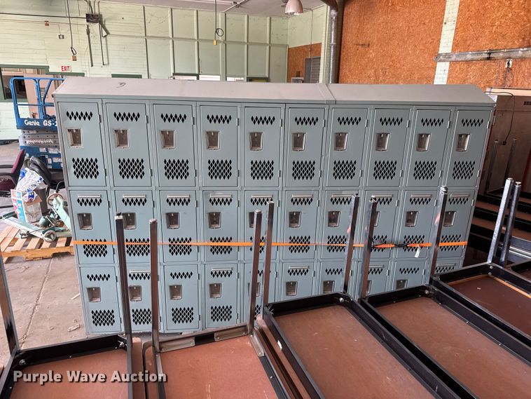 image for item NA9307 (5) sets of lockers
