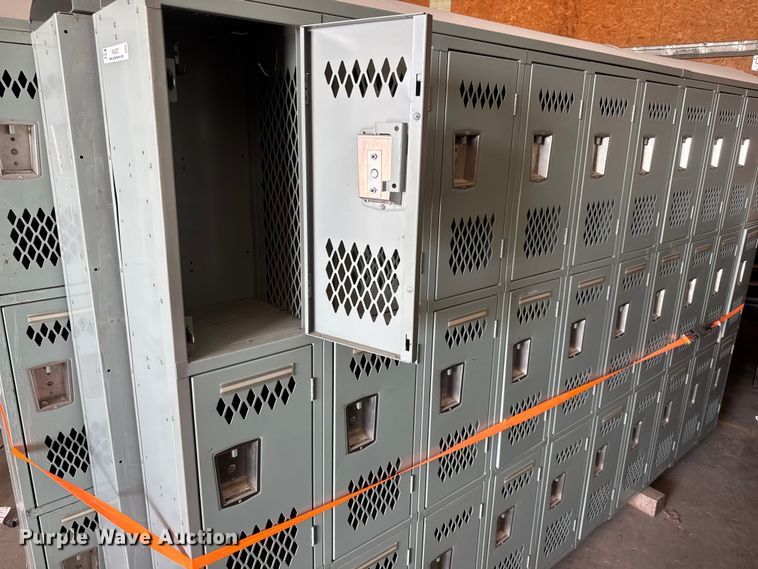 image for item NA9307 (5) sets of lockers