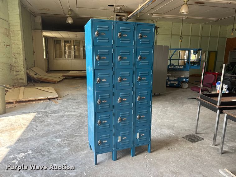 image for item NA9307 (5) sets of lockers