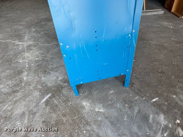 image for item NA9307 (5) sets of lockers