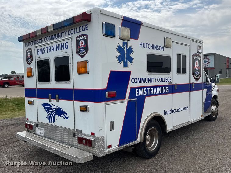 image for item NA9309 1992 Ford E350 ambulance