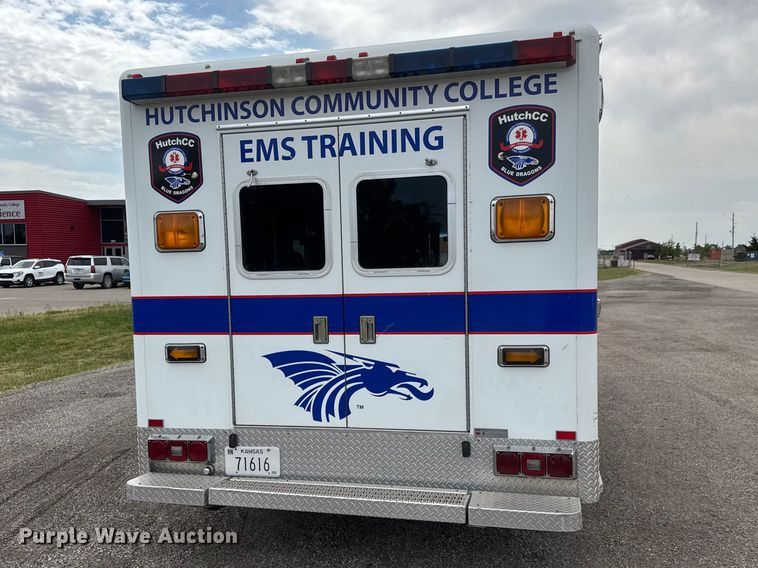image for item NA9309 1992 Ford E350 ambulance