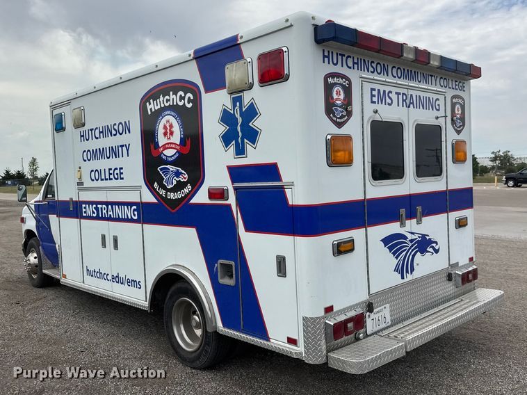 image for item NA9309 1992 Ford E350 ambulance