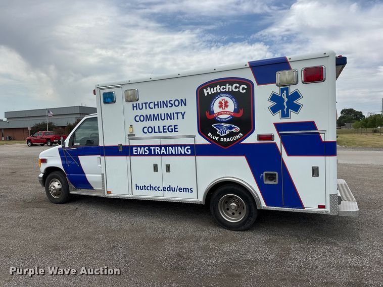 image for item NA9309 1992 Ford E350 ambulance