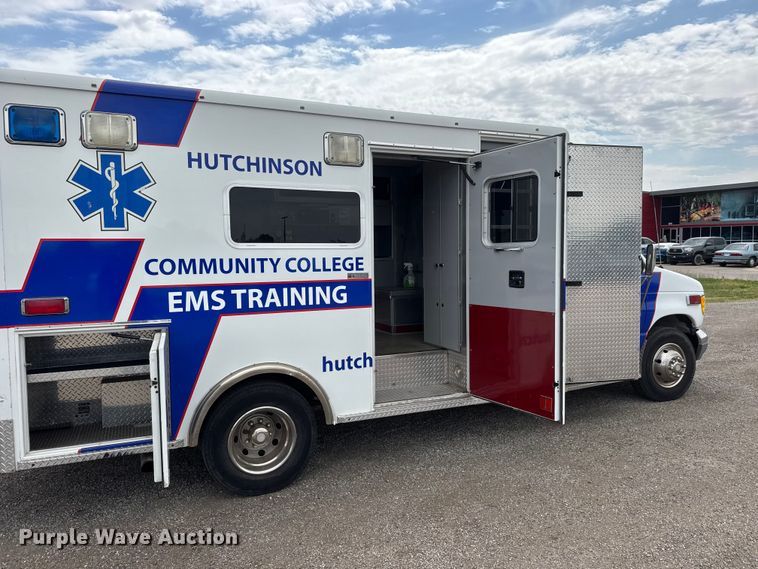 image for item NA9309 1992 Ford E350 ambulance