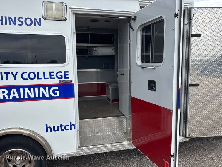 image for item NA9309 1992 Ford E350 ambulance