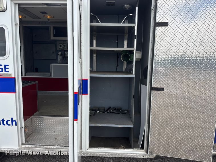 image for item NA9309 1992 Ford E350 ambulance