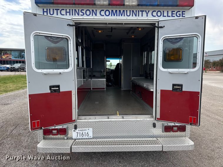 image for item NA9309 1992 Ford E350 ambulance