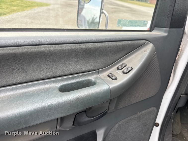 image for item NA9309 1992 Ford E350 ambulance