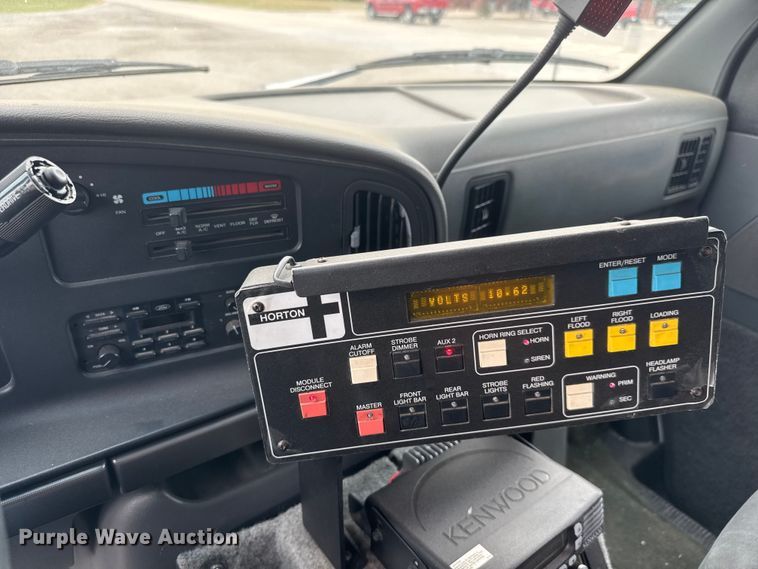 image for item NA9309 1992 Ford E350 ambulance