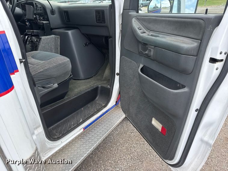image for item NA9309 1992 Ford E350 ambulance