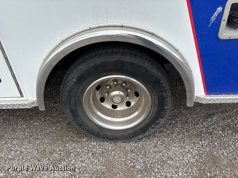 image for item NA9309 1992 Ford E350 ambulance