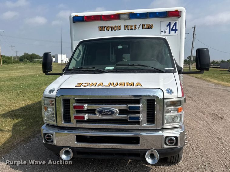 image for item NA9310 2009 Ford E450 ambulance