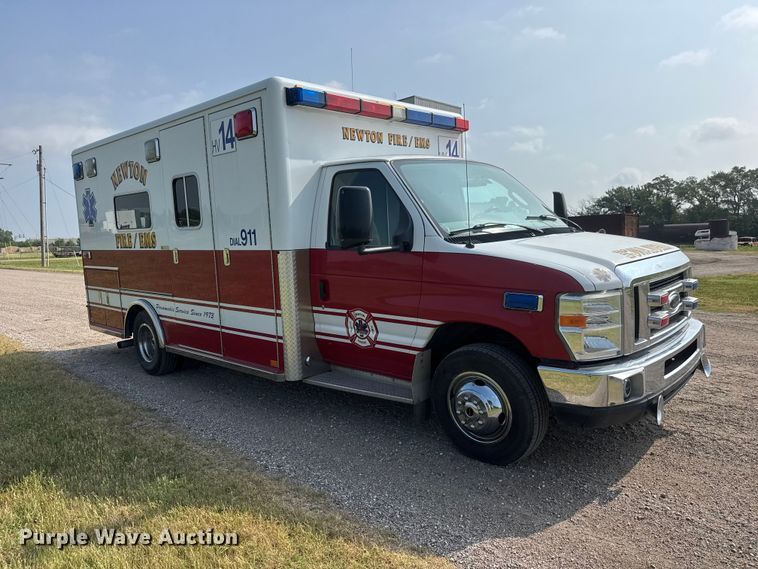 image for item NA9310 2009 Ford E450 ambulance