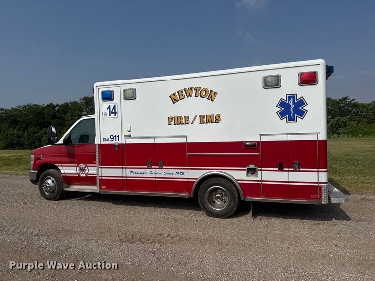 image for item NA9310 2009 Ford E450 ambulance