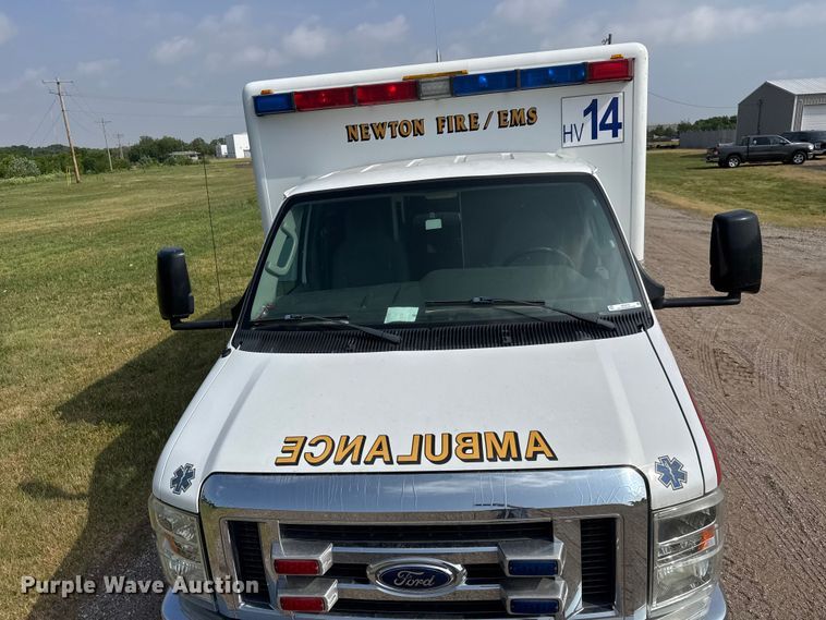image for item NA9310 2009 Ford E450 ambulance