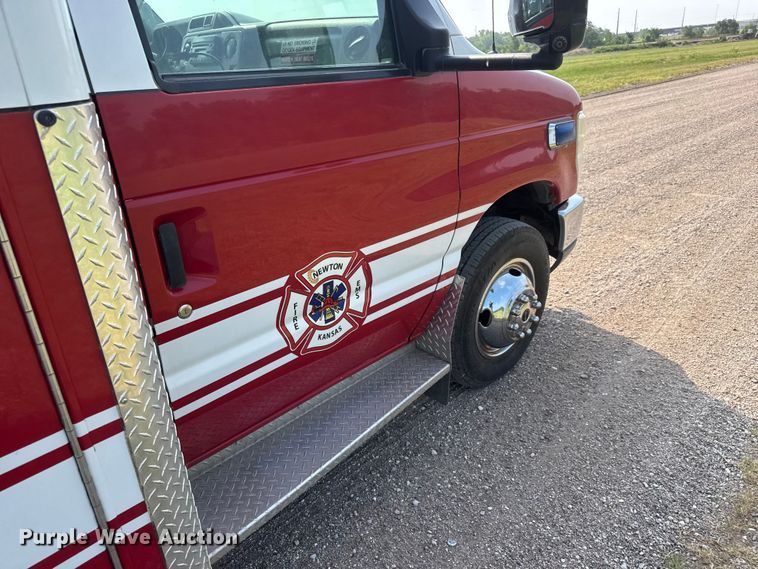 image for item NA9310 2009 Ford E450 ambulance
