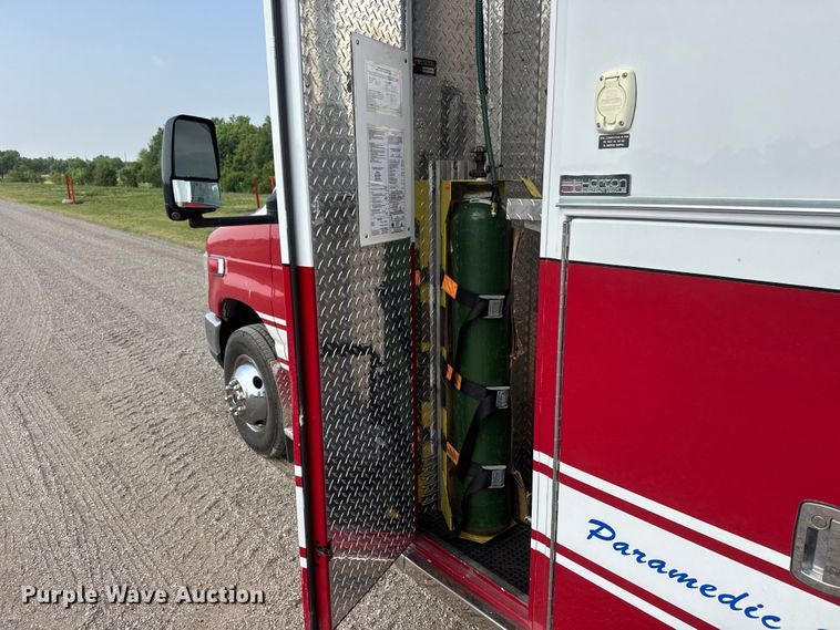 image for item NA9310 2009 Ford E450 ambulance