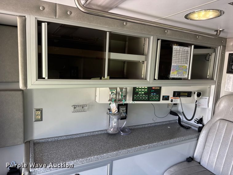 image for item NA9310 2009 Ford E450 ambulance