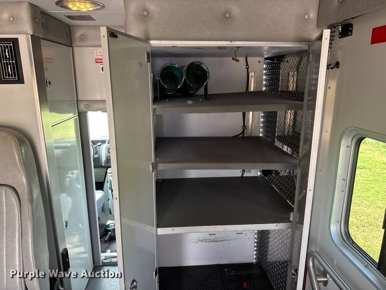 image for item NA9310 2009 Ford E450 ambulance