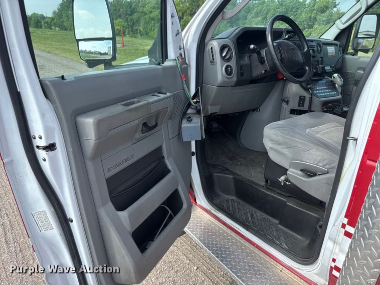 image for item NA9310 2009 Ford E450 ambulance