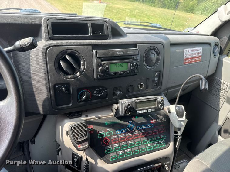 image for item NA9310 2009 Ford E450 ambulance