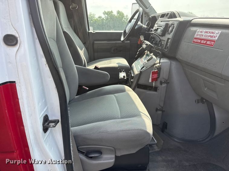 image for item NA9310 2009 Ford E450 ambulance