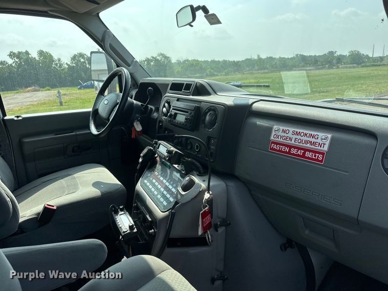 image for item NA9310 2009 Ford E450 ambulance