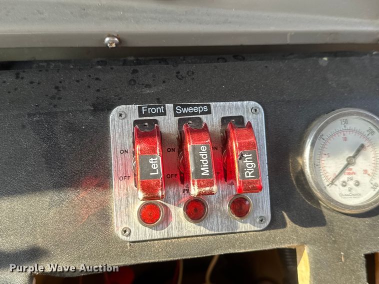 image for item NA9311 1986 AMGN M923 A1 brush fire truck