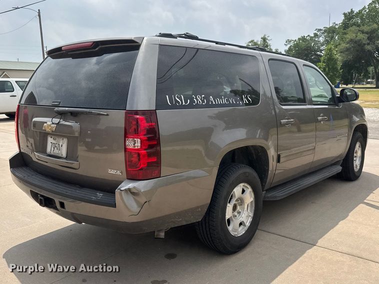 image for item NA9312 2011 Chevrolet Suburban SUV