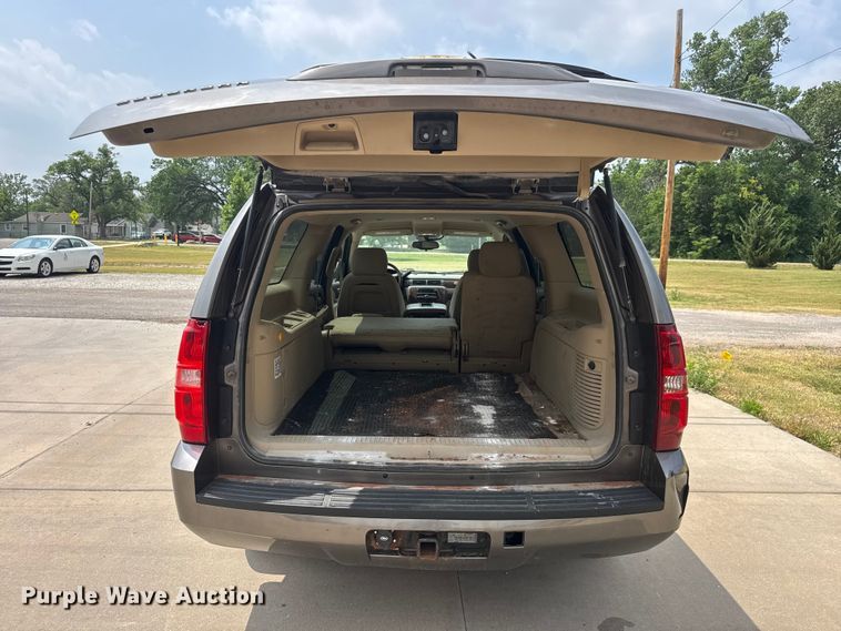 image for item NA9312 2011 Chevrolet Suburban SUV