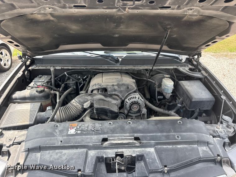 image for item NA9312 2011 Chevrolet Suburban SUV