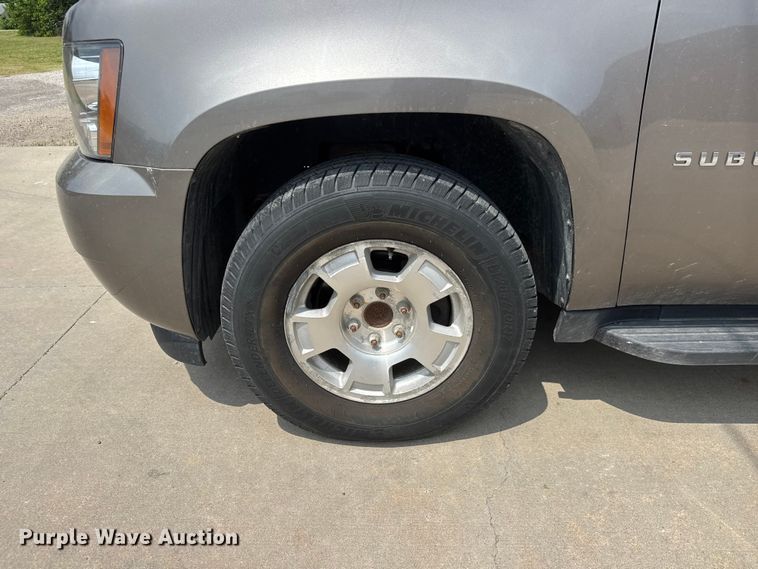 image for item NA9312 2011 Chevrolet Suburban SUV