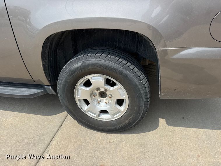 image for item NA9312 2011 Chevrolet Suburban SUV