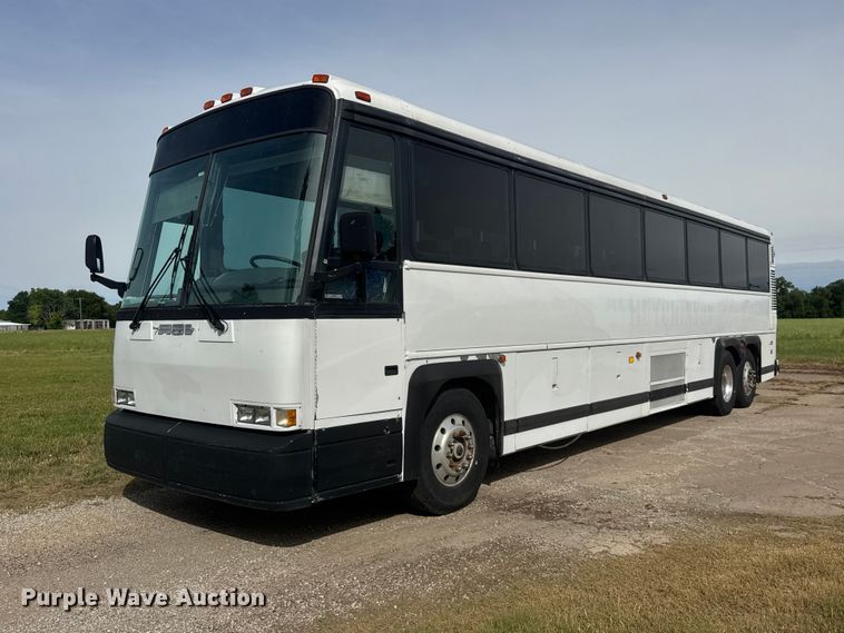 image for item NA9338 1995 Motor Coach Industries IM8 coach bus