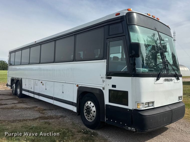 image for item NA9338 1995 Motor Coach Industries IM8 coach bus